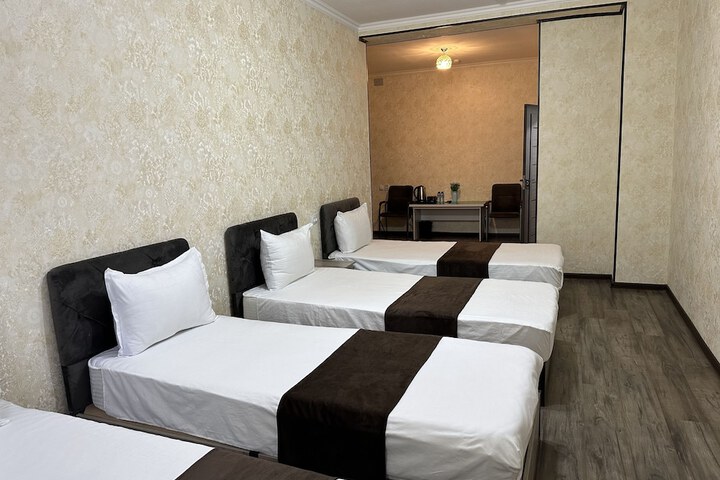 Room 25 of 27