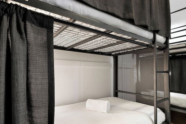 Room 17 of 42