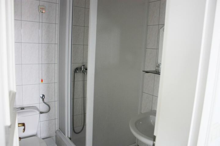 Room 72 of 92