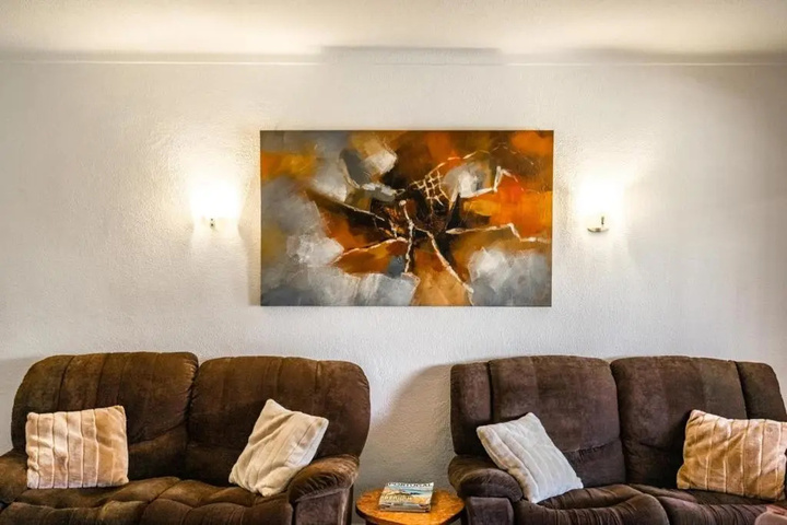 Room 12 of 23