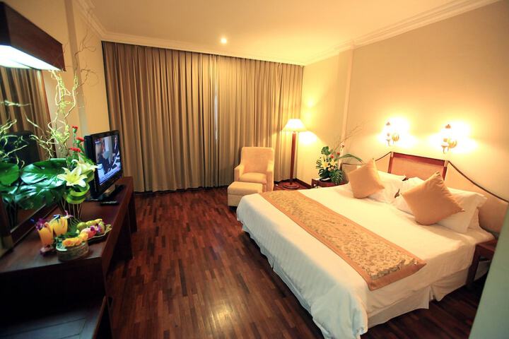 Room 3 of 116