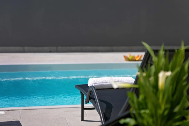 Pool 14 of 19