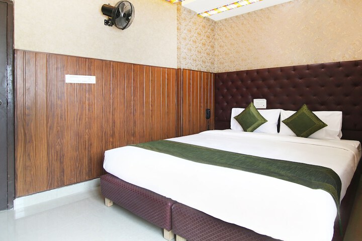 Room 18 of 34