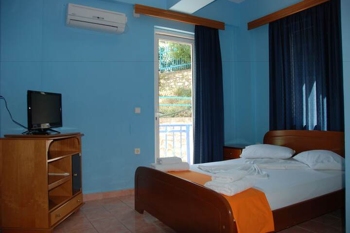 Room 34 of 74