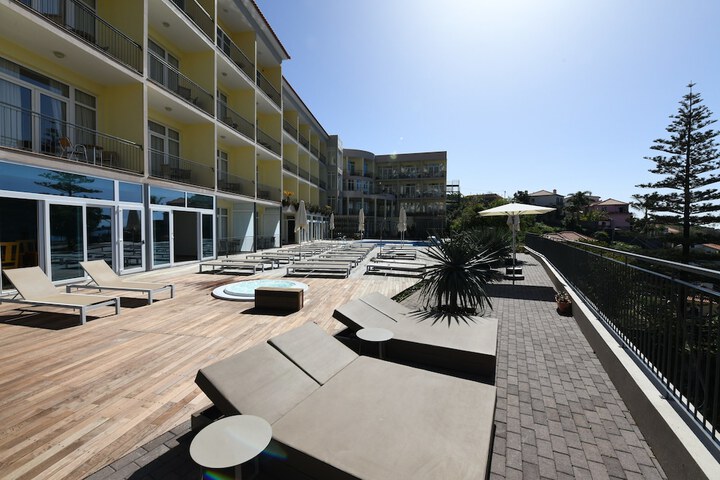 Sundeck 26 of 30