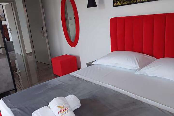 Room 27 of 137