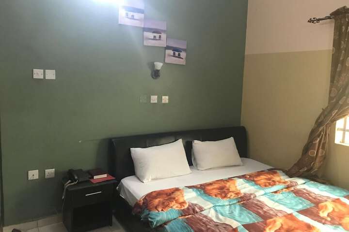 Room 17 of 29
