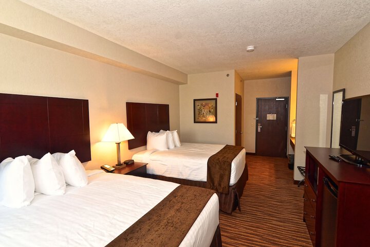 2 Queen Guest Room (12 of 13)