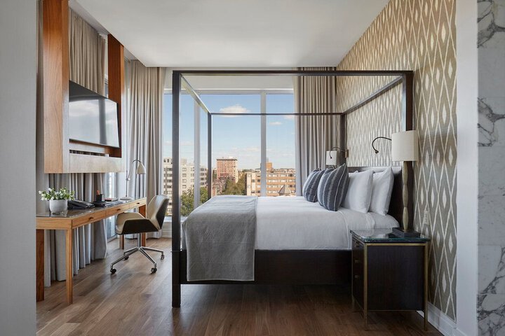 Room 28 of 97