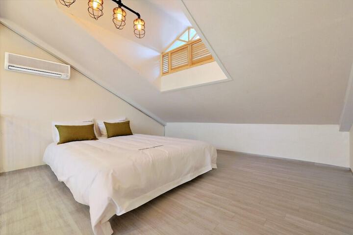 Room 10 of 40