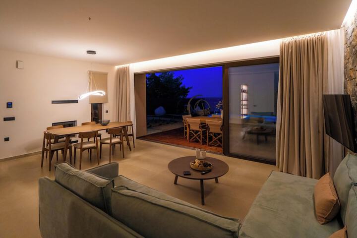 Room 14 of 60