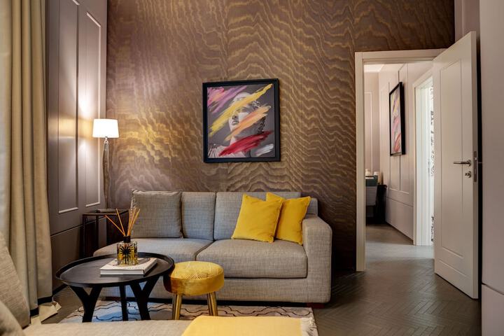 Room 47 of 112