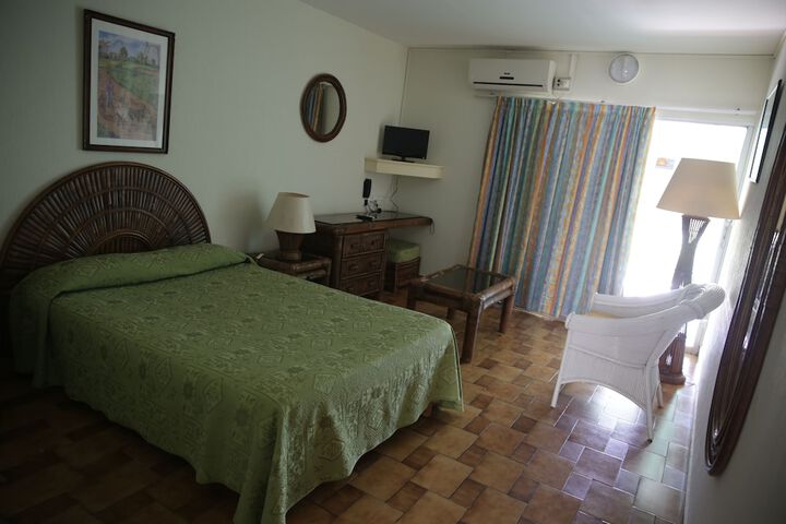 Room 6 of 59