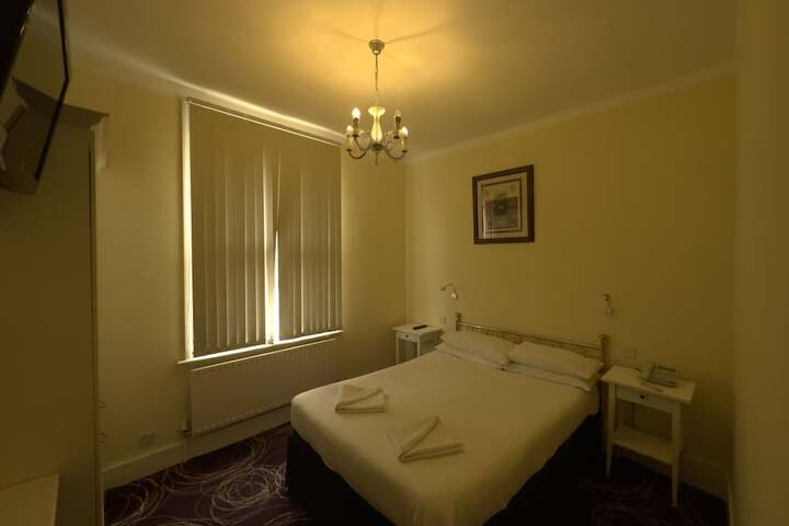 Room 70 of 113
