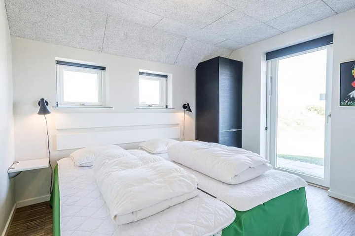 Room 2 of 11