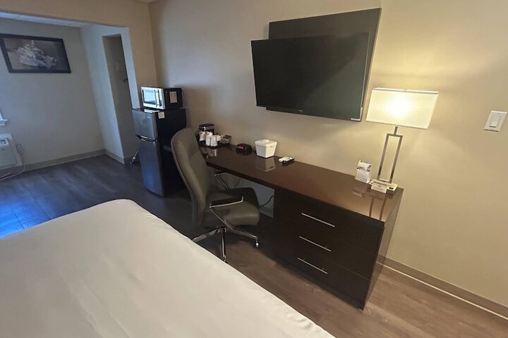 Room 42 of 72