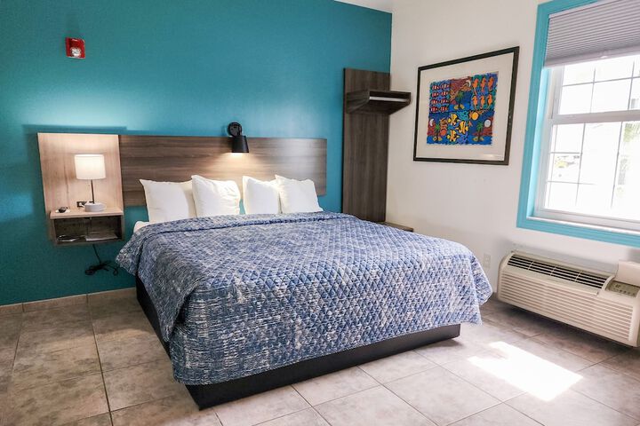 Room 6 of 31
