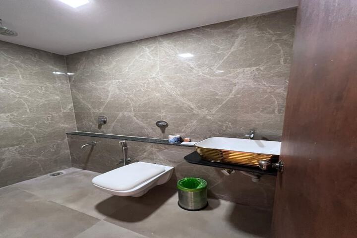 Room 44 of 62
