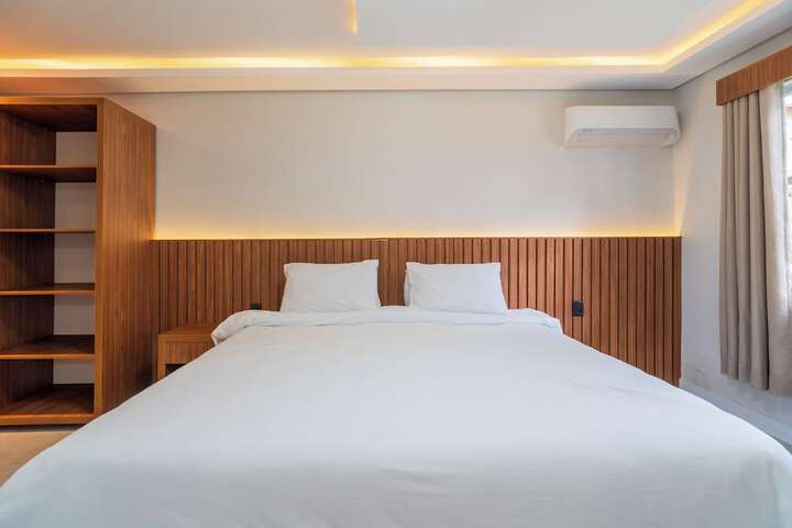Room 74 of 229
