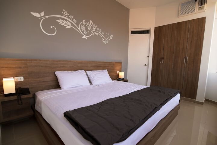 Room 10 of 34
