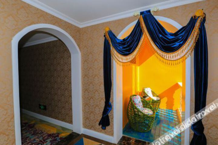 Hotel Interior 7 of 20