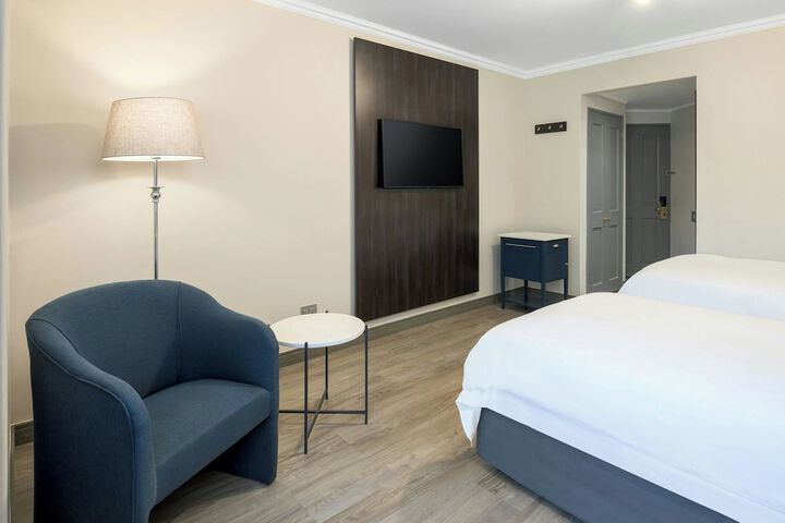 Room 14 of 131