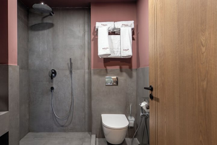 Room 33 of 53