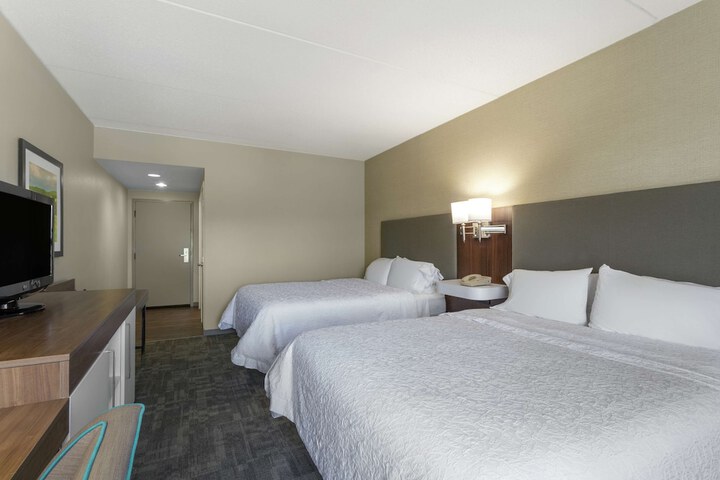 2 Queen Beds (4 of 6)