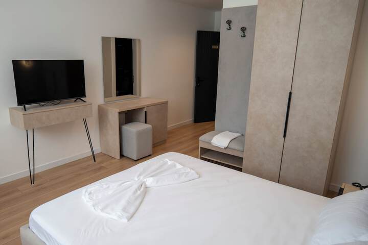 Room 16 of 135