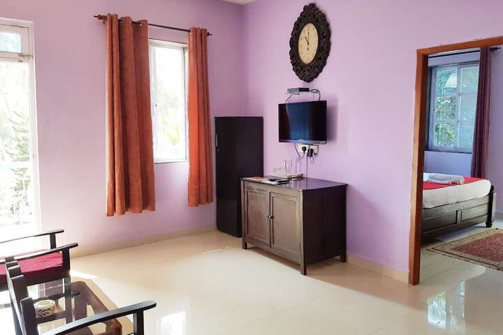 Room 4 of 10