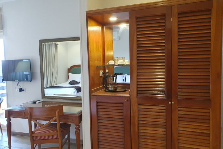 Room 3 of 34