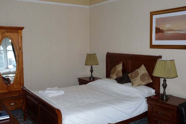 Room 5 of 42