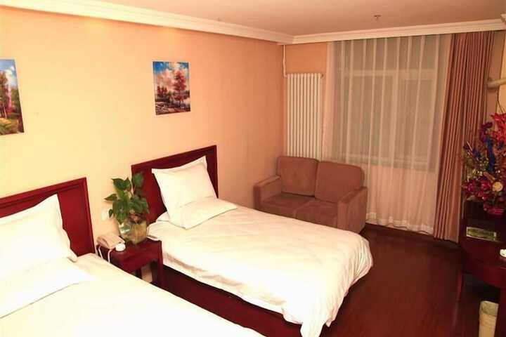 Room 8 of 46