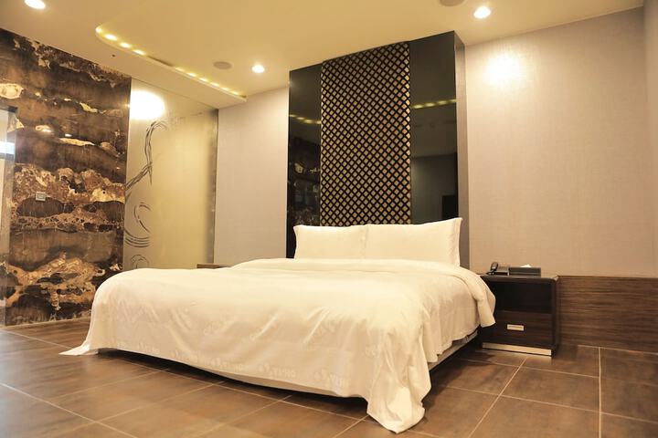 Room 15 of 78