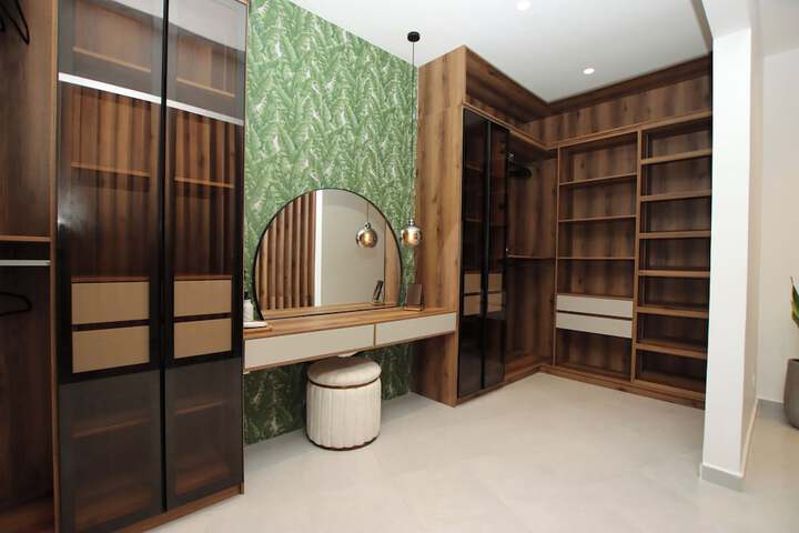Room 12 of 74
