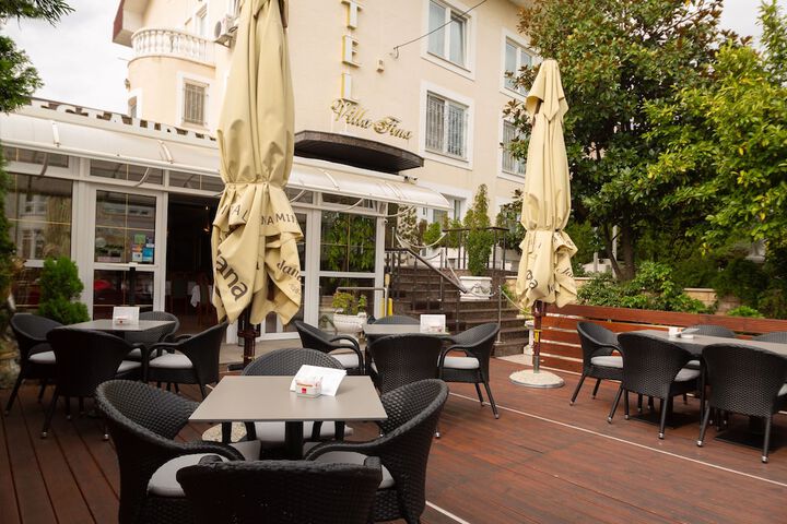 Terrace/Patio 17 of 33