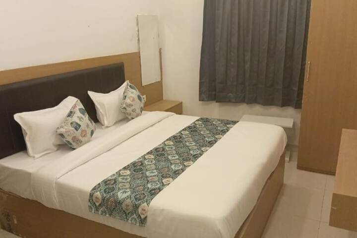 Room 7 of 14