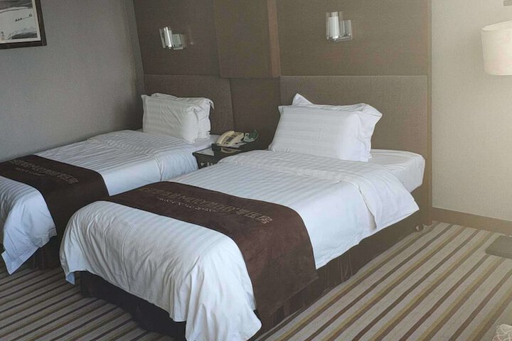 Room 13 of 17
