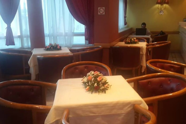 Dining 13 of 22