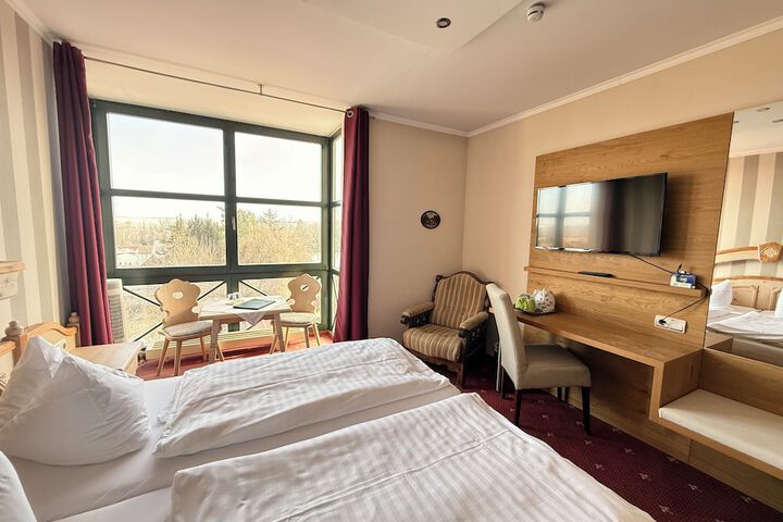 Room 4 of 42