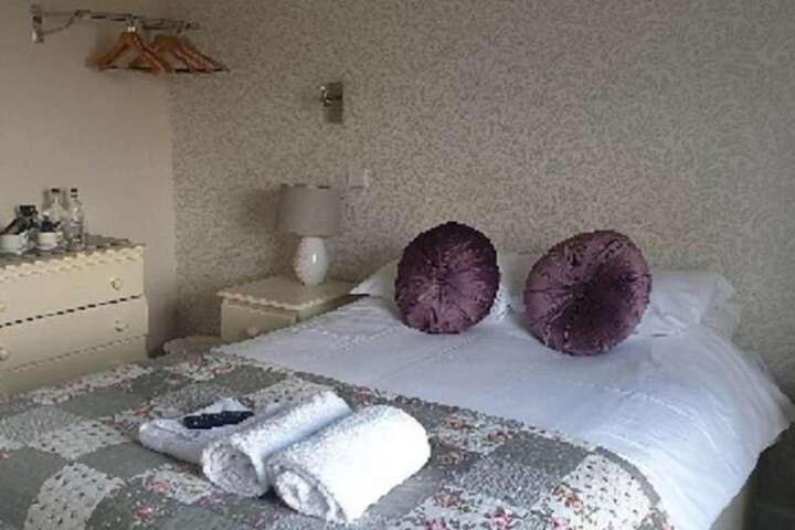 Room 13 of 34
