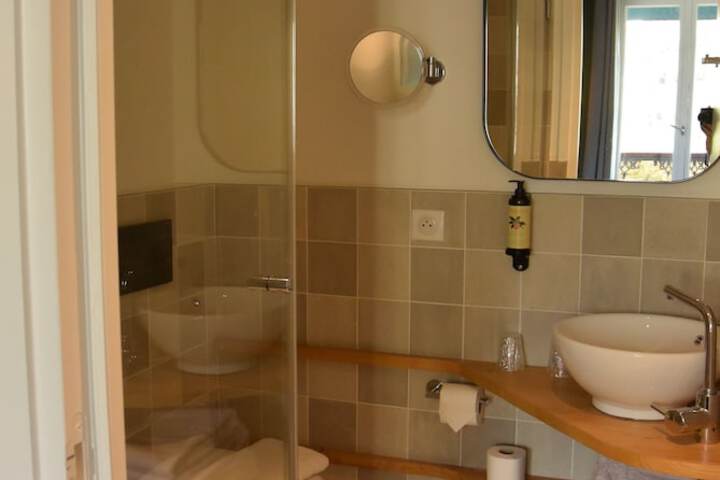Room 26 of 75