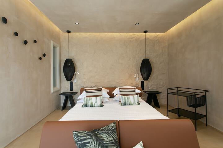 Room 15 of 136