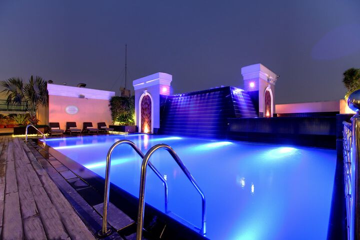 Pool Hotel
