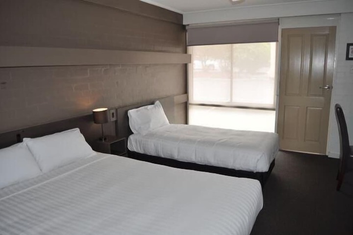 Room 5 of 46