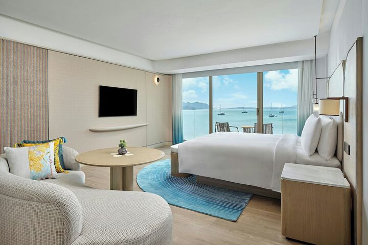 Room 28 of 210