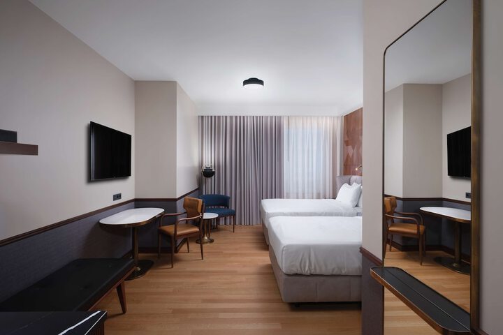 Room 30 of 132