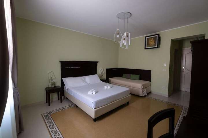 Room 12 of 46