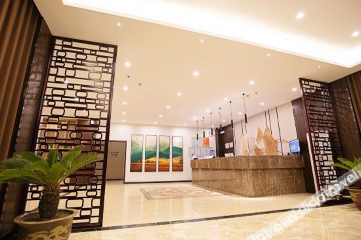 Hotel Interior 9 of 36