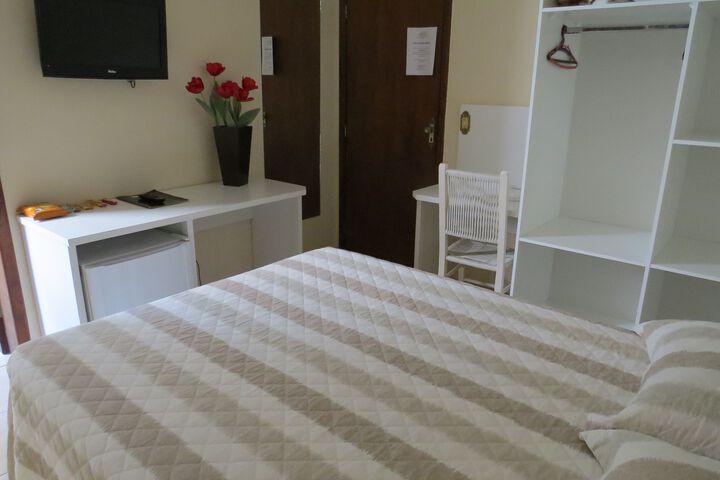 Room 4 of 7